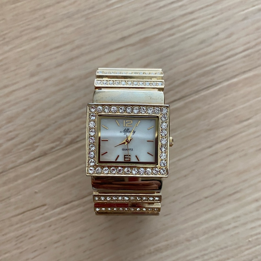 Vintage Affinity Women's quartz Golden Bangle Watch  (Needs A New BATTERY)